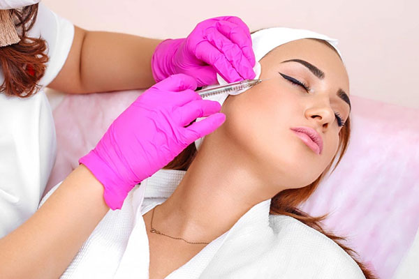 Vitamin-rich serum drops used in mesotherapy for skin hydration
